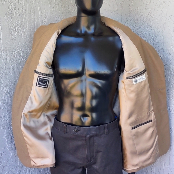 WIMBLEDON OF ENGLAND MEN'S VINTAGE GOLD BUTTON LUXURY BLAZER (COSTA RICA) - Picture 15 of 17